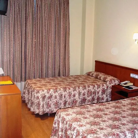 Отель Express Covadonga Овьедо