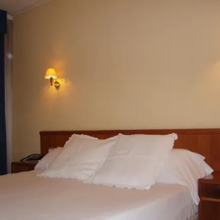 Express Covadonga فندق اوفيدو