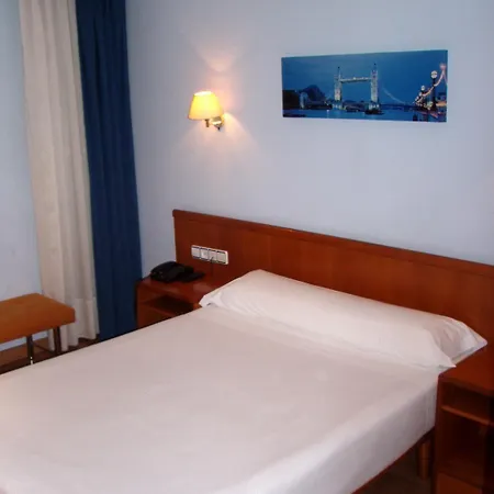 Отель Express Covadonga Овьедо